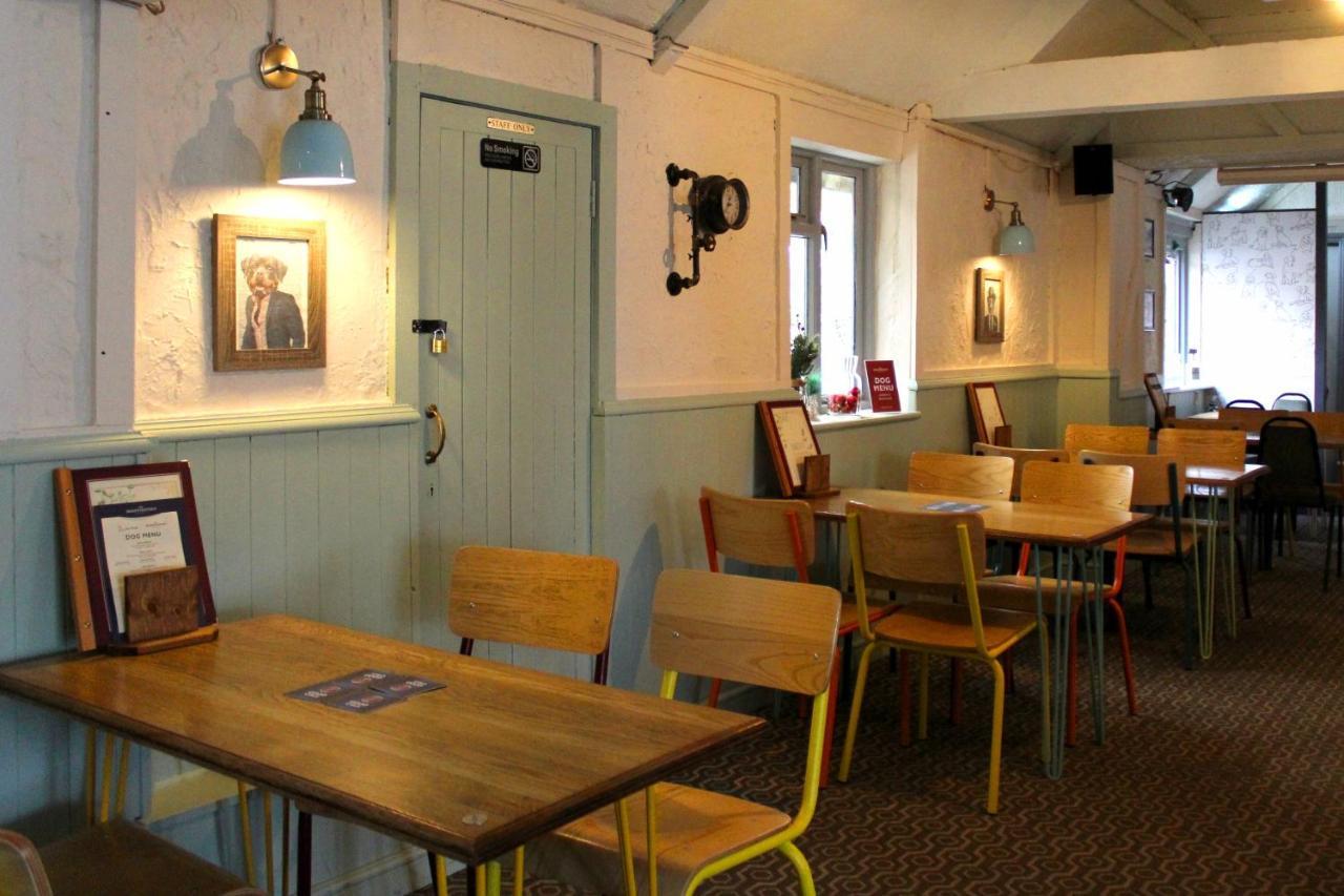Dog And Partridge Inn Calne Zewnętrze zdjęcie